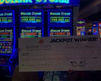 Жительница Лас-Вегаса выиграла $164 тысячи в игровом автомате Dollar Storm